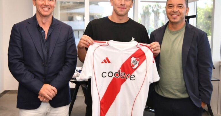 Junto a Brito y Gallardo, Gonzalo Tapia firmó contrato en River