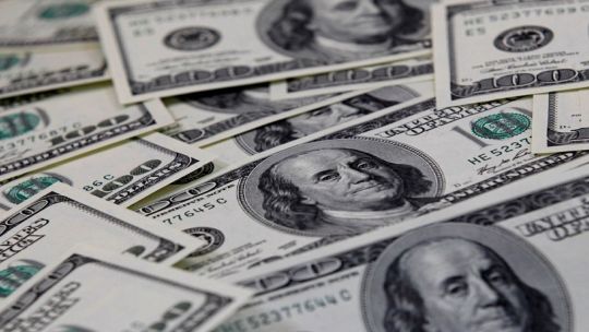 El dólar blue cerró a $1200 para la compra y $1220 para la venta