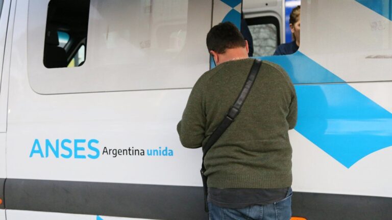 ANSES: los grupos que recibirán un bono extra en enero 2025