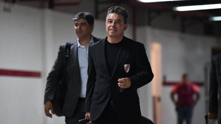 River sigue buscando un lateral izquierdo: el nuevo nombre en la carpeta de Gallardo