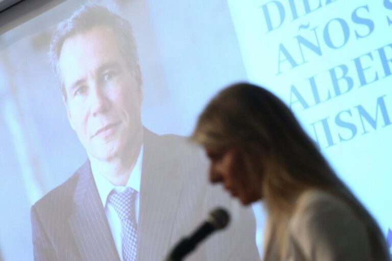A diez años de su muerte: emotivo homenaje a Alberto Nisman en la AMIA
