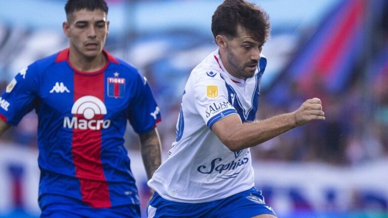 Vélez arrancó la defensa del título con una dura derrota ante Tigre en Victoria