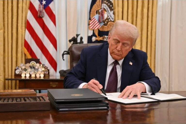 Donald Trump le prohibió a las ‘mujeres trans’ participar en deportes femeninos