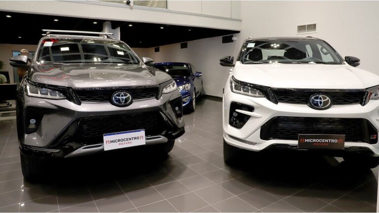 Autos: puja entre concesionarias y consumidores para que bajen más los precios