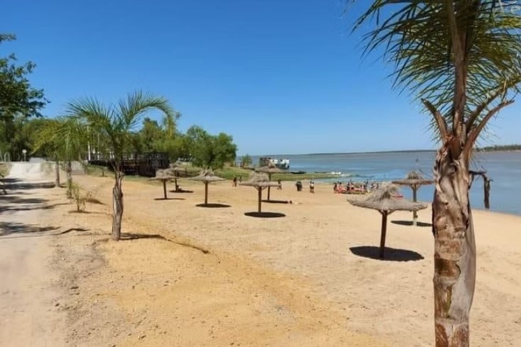 Un turista bonaerense se tiró al río Paraná para buscar una pelota y murió ahogado