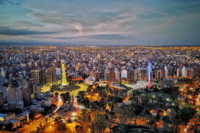 Cómo crecieron las ciudades argentinas en seis años: las más expandidas y los desafíos urbanos