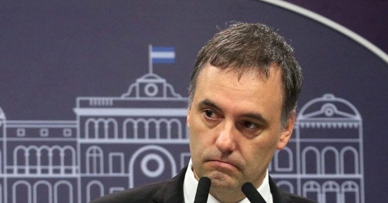 Intimación. El MST y el Frente de Izquierda responden a las fake news de Adorni