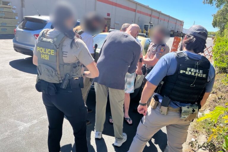 El ICE aplica la Ley de Enemigos Extranjeros en Florida con supuesto miembro del Tren de Aragua