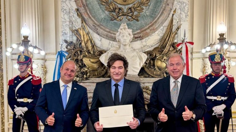 Javier Milei recibió las credenciales de siete nuevos embajadores