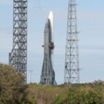 788676-chicos-superpoderosos-con-new-glenn-jeff-bezos-le-disputa-a-elon-musk-tener-el-cohete-mas-grande