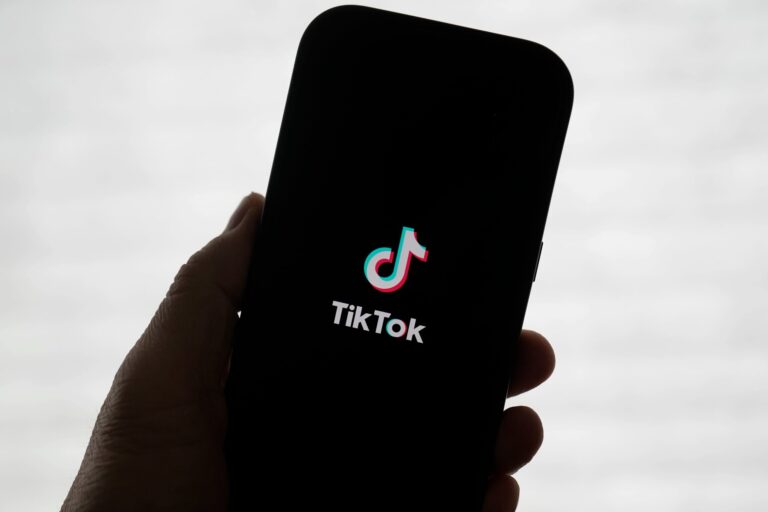 Notas al pie: TikTok se suma a la moderación de contenido basada en notas de la comunidad
