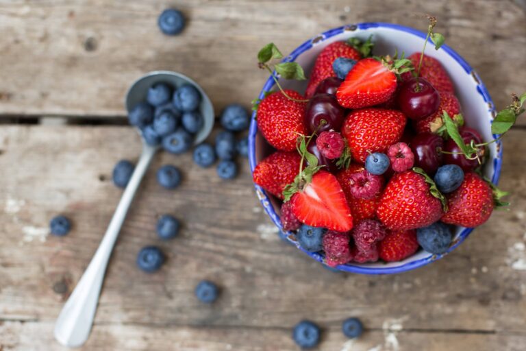 La fruta que ayuda a bajar la inflamación y es una aliada del colágeno