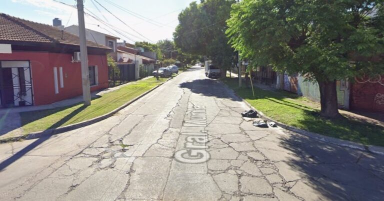 Un policía de la Ciudad baleó a dos motochorros que le robaron en Castelar: uno murió
