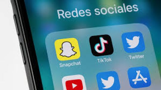 Brasil endurece reglas para el uso de redes sociales