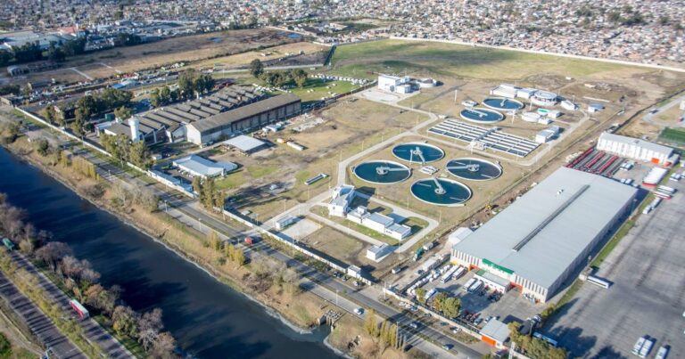 El Gobierno puso en marcha el proceso de privatización de AySA