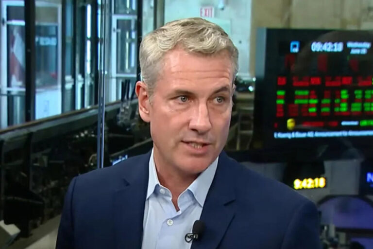 La determinación que tomó la empresa del CEO que fue visto «in fraganti» en el show de Coldplay