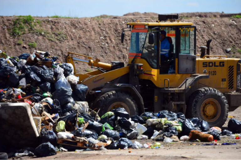 Córdoba llena de basura: intendentes temen que el conflicto con el Surrbac se agrave