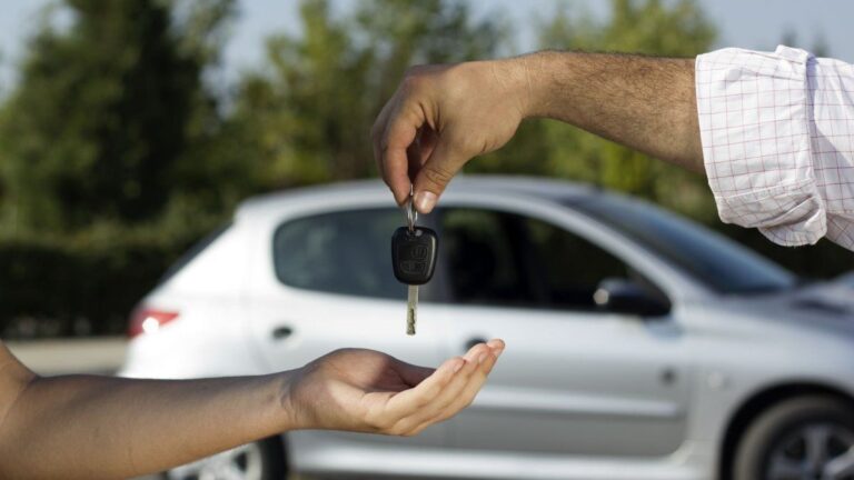 Cuánto cuesta transferir un auto usado en la Argentina: las claves para comprar y vender vehículos