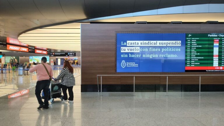Crisis del turismo: en junio más de 1 millón de argentinos viajaron al exterior, el doble que los arribos