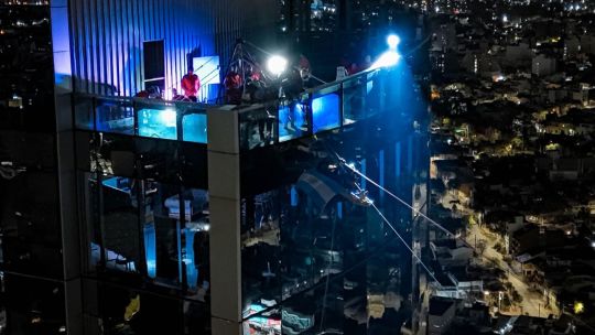 Rescate en altura: Se realizó un simulacro inédito en el país desde el punto más elevado de la ciudad