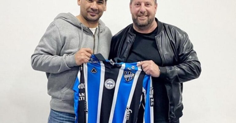 Jugó en Vélez, ascendió con Chicago y es el nuevo técnico de un club del Ascenso