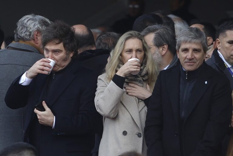 Preocupación en el Gobierno por los jóvenes decepcionados con Milei que no irían a votar: Uno de cada dos desocupados es sub 30