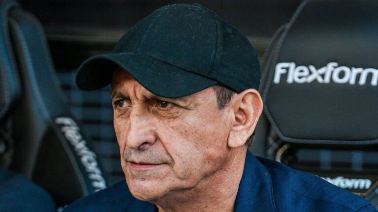 Ramón Díaz renunció en Olimpia de Paraguay después de dirigir solo siete partidos