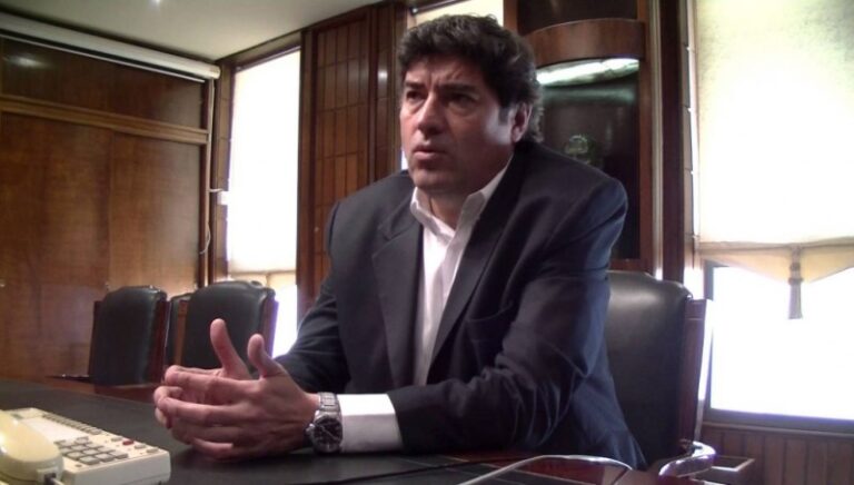 Slokar: «El dilema global actual es algoritmo o democracia»