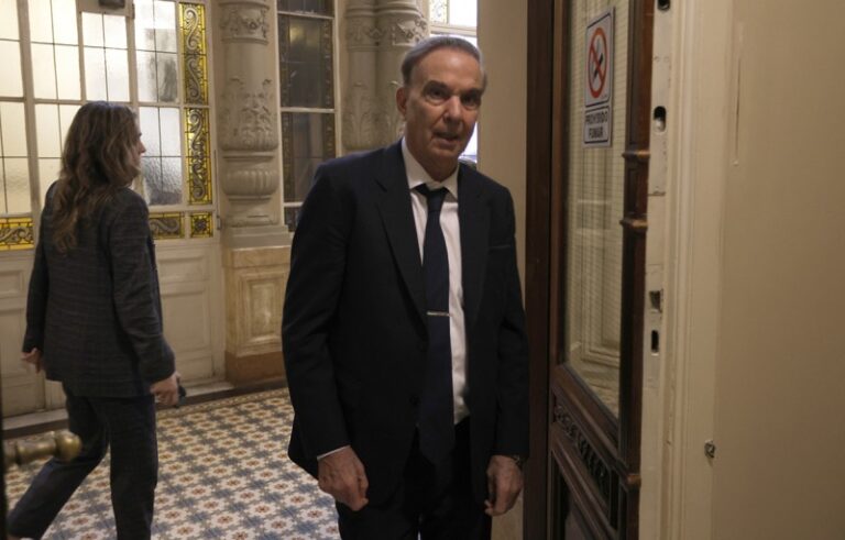 Pichetto cuestionó la venta del Regimiento de Patricios: «Son unos traidores a la patria»