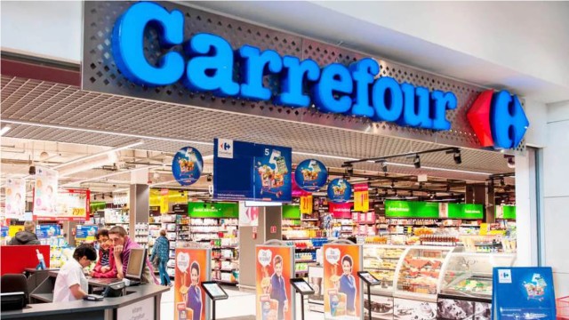 Carrefour se va de Argentina: cuál es el factor que podría tirar abajo las chances de De Narváez y Coto
