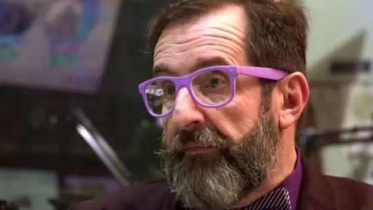 Caramello: «Caputo tiene la bermuda y la remera roja puestas en la mochila y el que babea por el Ministerio de Economía es Sturzenegger»