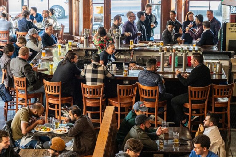 El icónico local de California que cierra sus puertas tras 25 años de atención al público: Formamos una familia