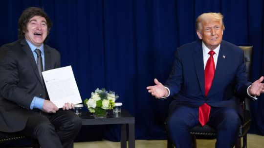 El regalo de Donald Trump a Javier Milei: qué decía el posteo impreso en su reunión en Nueva York
