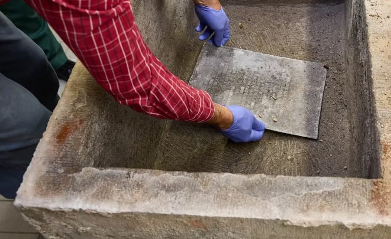 Encontraron una cápsula del tiempo de 1822 en Alemania