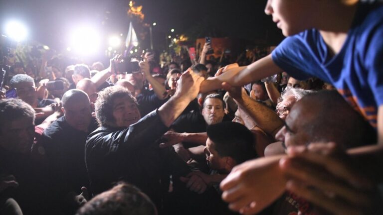 Javier Milei cerró la campaña en Rosario: «A partir del domingo va a cambiar en serio la Argentina»