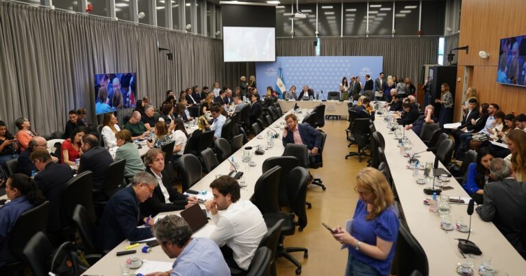 Javier Milei y sus medidas, EN VIVO: el oficialismo logró dictamen para debatir el jueves la Reforma Penal Juvenil y el acuerdo Mercosur-UE en Diputados