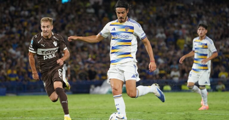 Cavani: volvió a jugar tras tres meses y se perdió un gol claro