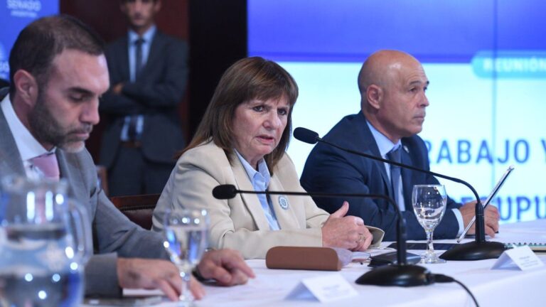 Patricia Bullrich aseguró que la reforma laboral «cambia de cuajo el modelo sindical argentino»