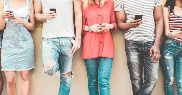 Violencia, redes y bullying: cómo abordar lo que se dice y lo que se calla en el «planeta digital»